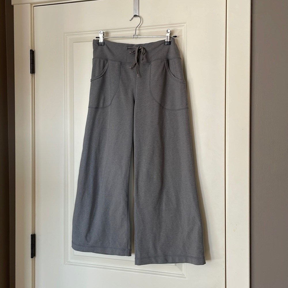 Lululemon Grey High Rise Wide Leg Crop Yoga Pants Lounge Pants with Pockets